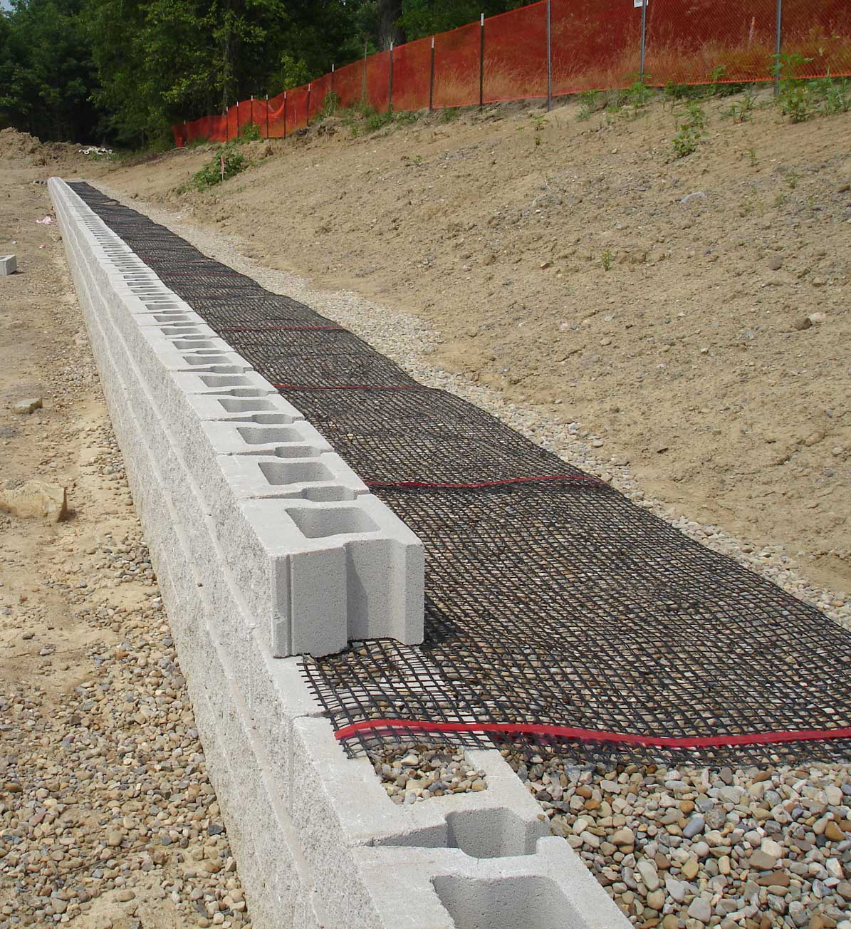 5 Tips for an Everlasting Block Retaining Wall ...