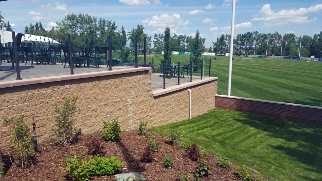 Cornerstone-block-retaining-wall-spruce-meadows