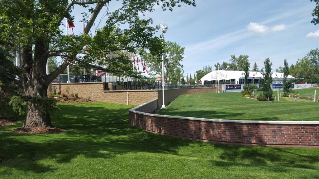 Cornerstone-block-retaining-wall-spruce-meadows