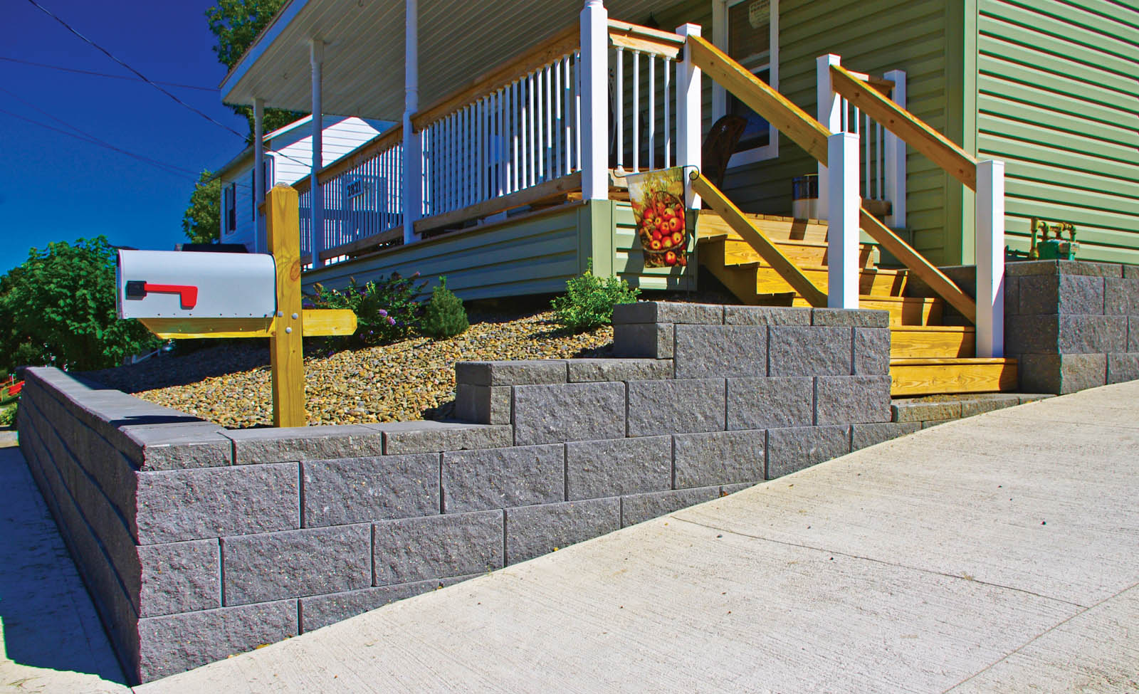 Simple Retaining wall for driveway