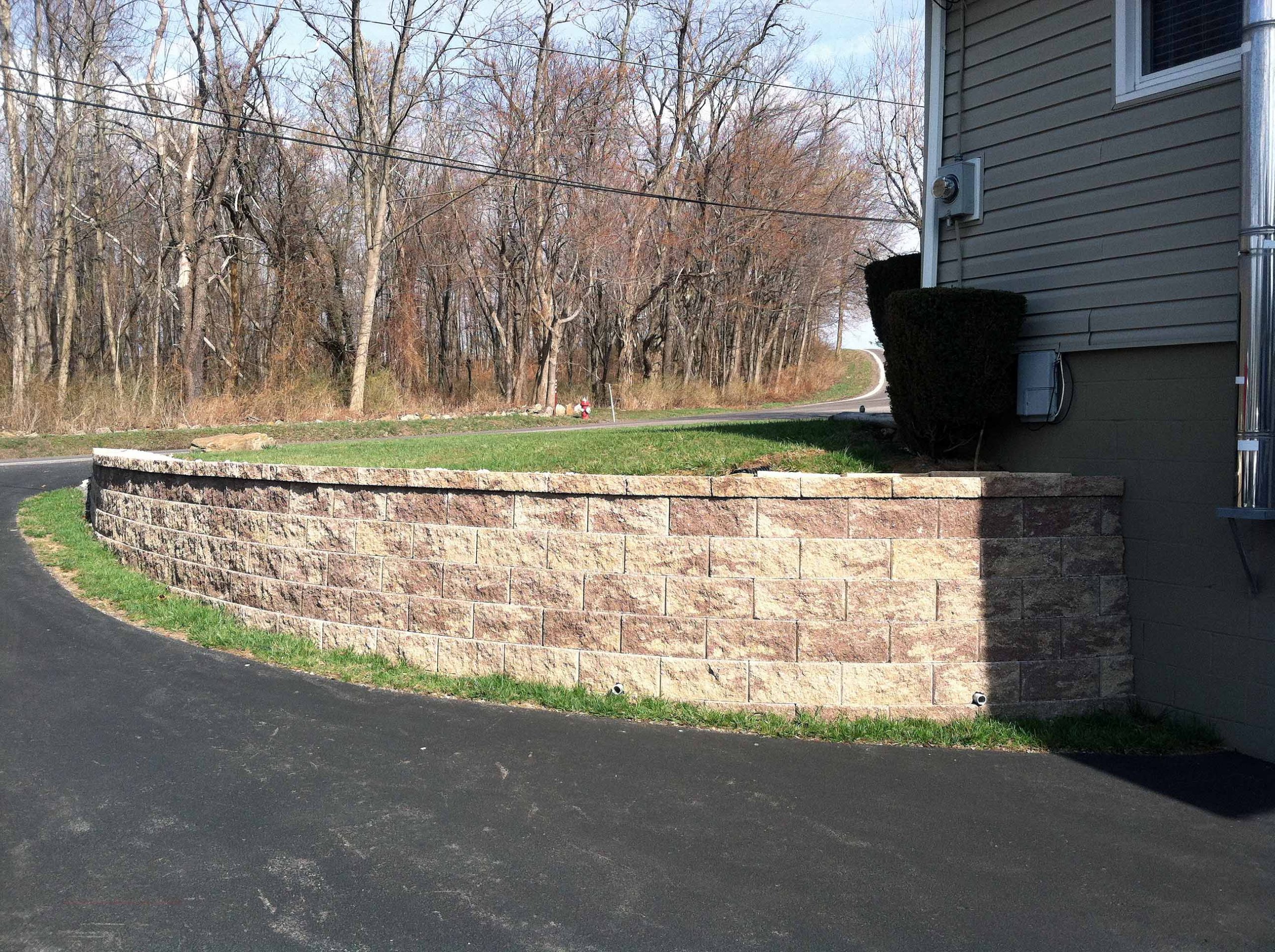 Small retaining wall for driveway