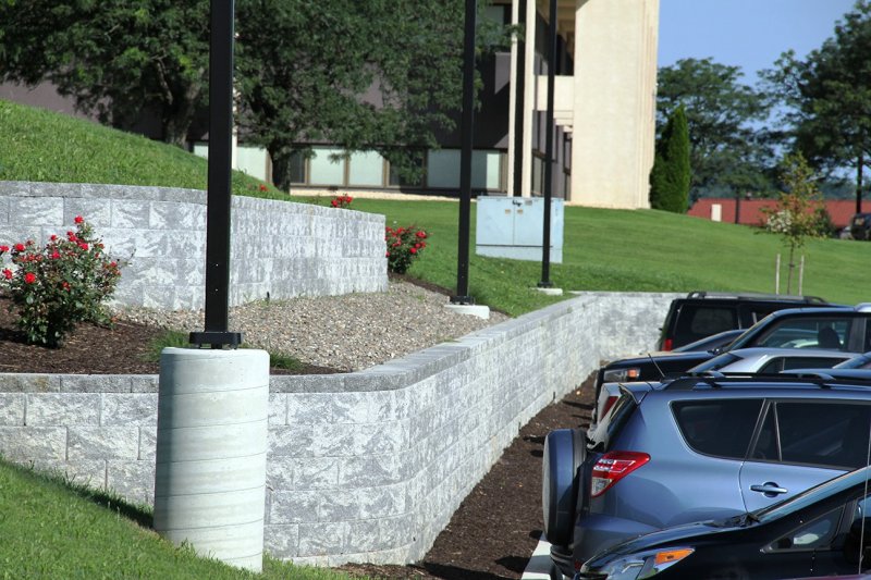 Best Retaining Wall Tips For Driveways And Parking Lots