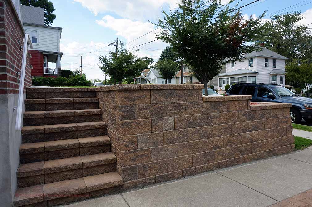 driveway-retaining-wall-with-stairs