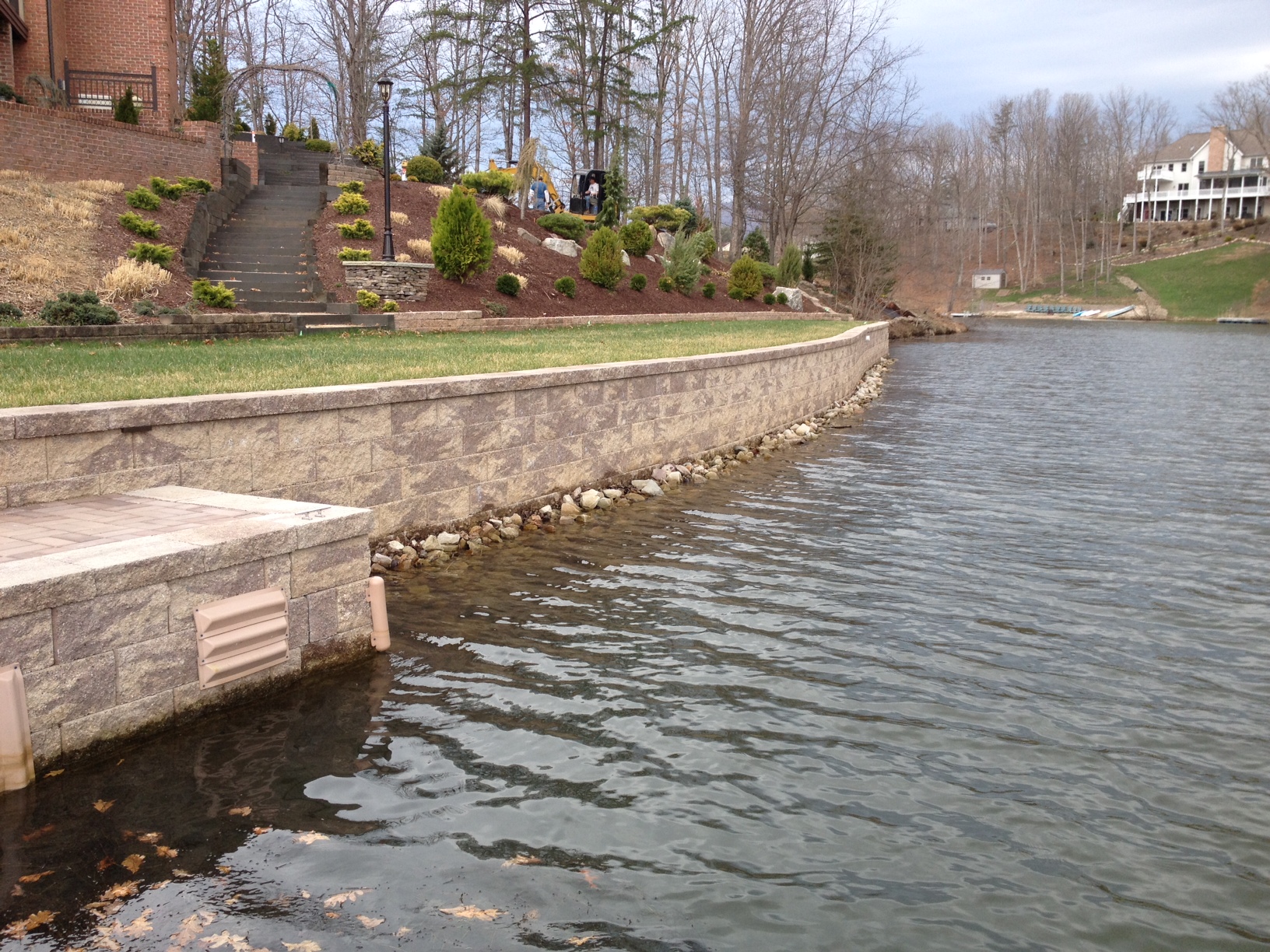 How To Build A Retaining Wall On A Lake Builders Villa   WATERF1 