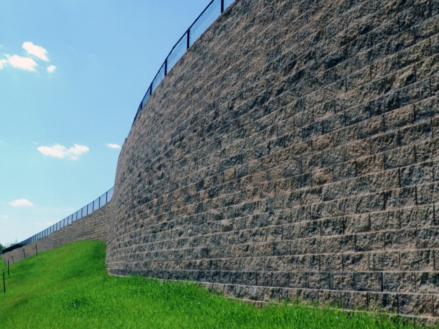 Tall Retaining Wall in Hagerstown, Maryland