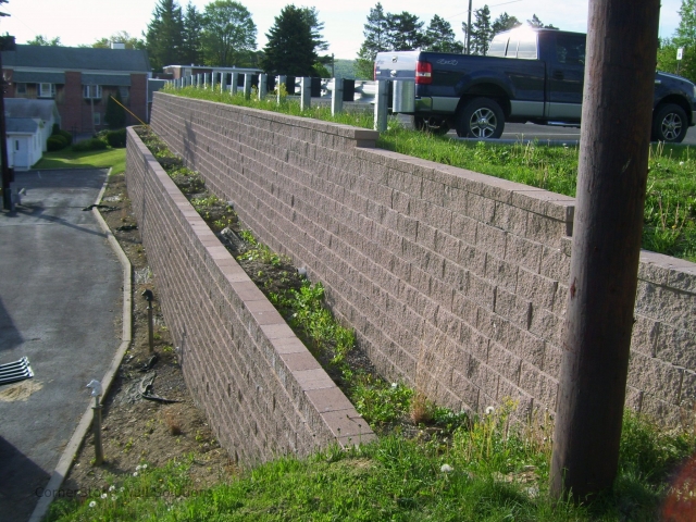 Terraced Planter Retaining Wall in Tacoma, Washington
