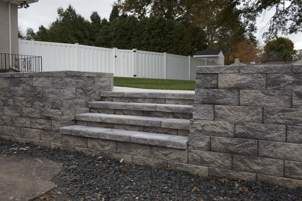 MiraStone retaining wall with outdoor steps