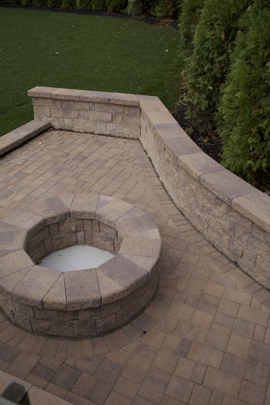 StoneVista freestanding retaining wall system is perfect for residential patios.