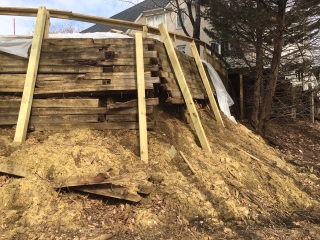 Wooden retaining walls rot and have shorter lifespans than concrete SRWs. Wooden retaining walls rot and have shorter lifespans than concrete SRWs.