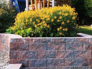 Retaining Wall Outside Corner Planter Wall with CornerStone blocks.