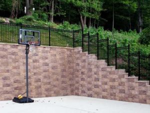 Retaining wall inside corner with CornerStone 100 blocks.